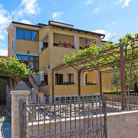 Apartment Korelic Green Garden Пореч Экстерьер фото