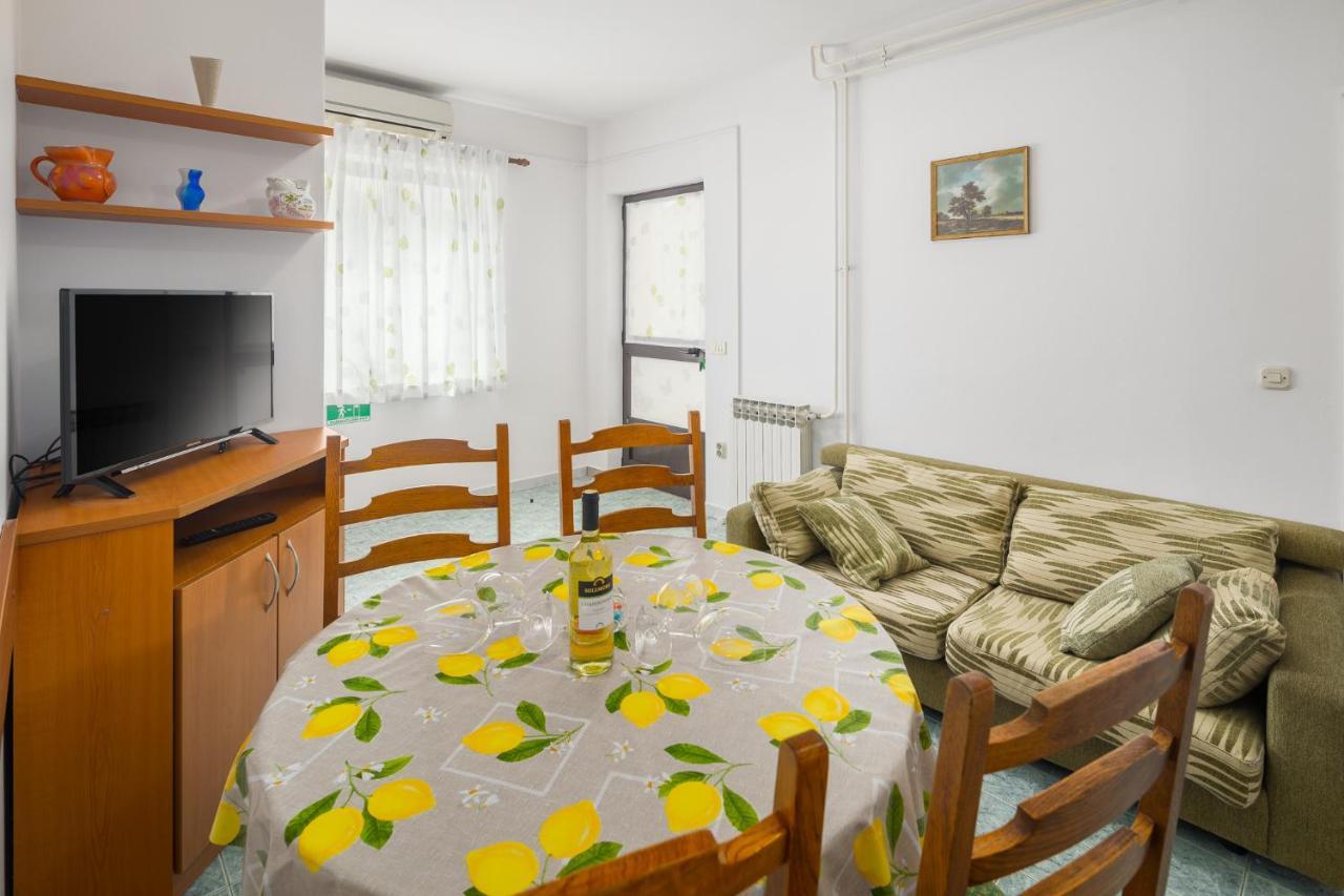 Apartment Korelic Green Garden Пореч Экстерьер фото