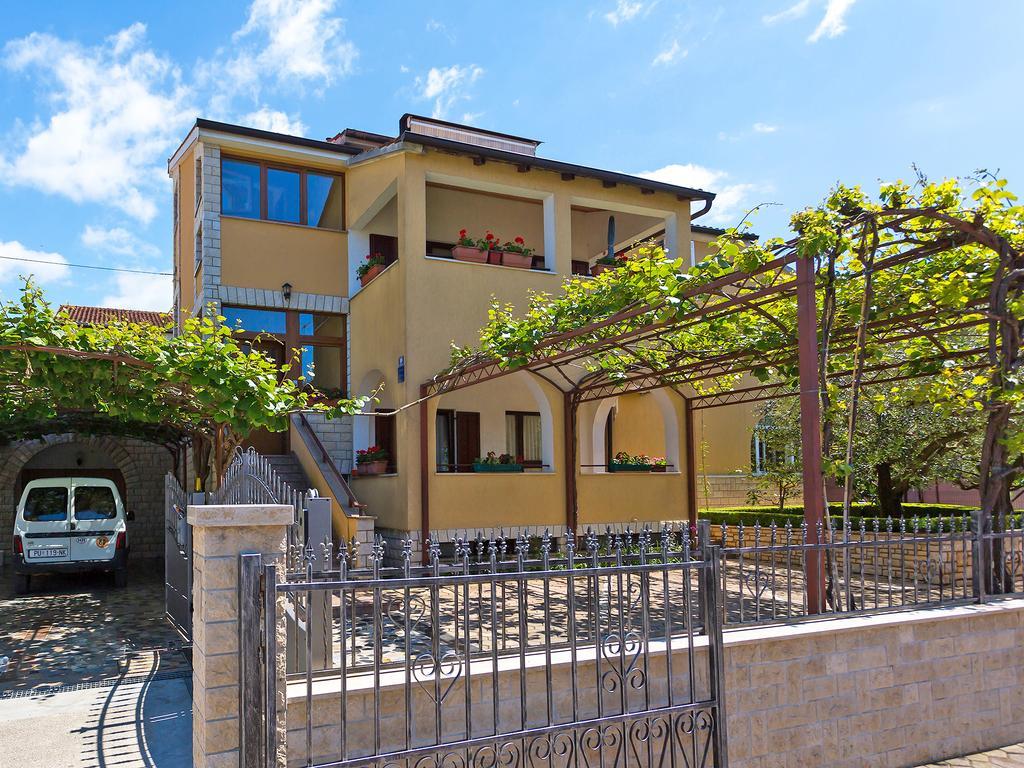 Apartment Korelic Green Garden Пореч Экстерьер фото