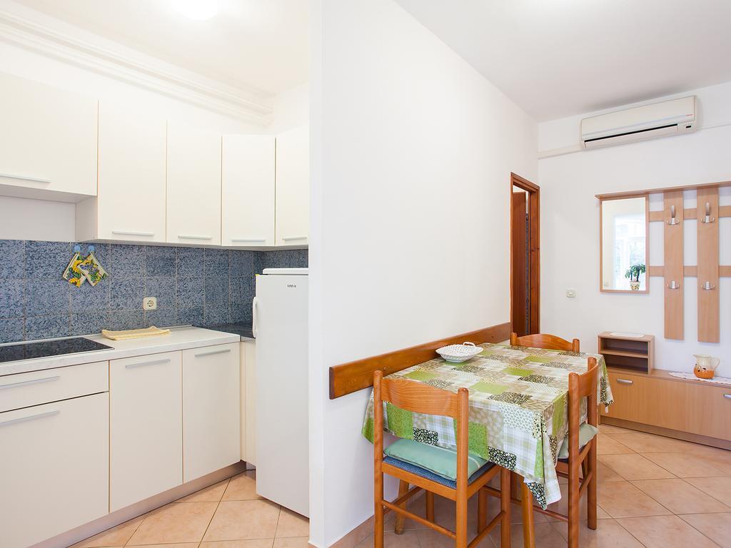 Apartment Korelic Green Garden Пореч Экстерьер фото