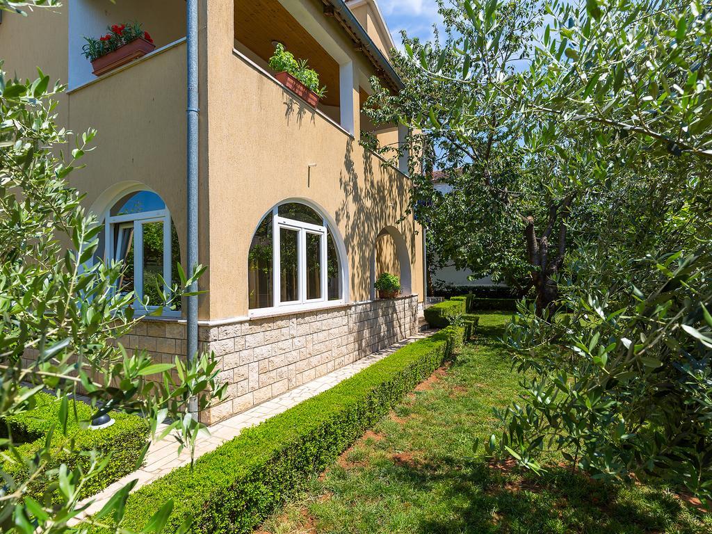 Apartment Korelic Green Garden Пореч Экстерьер фото