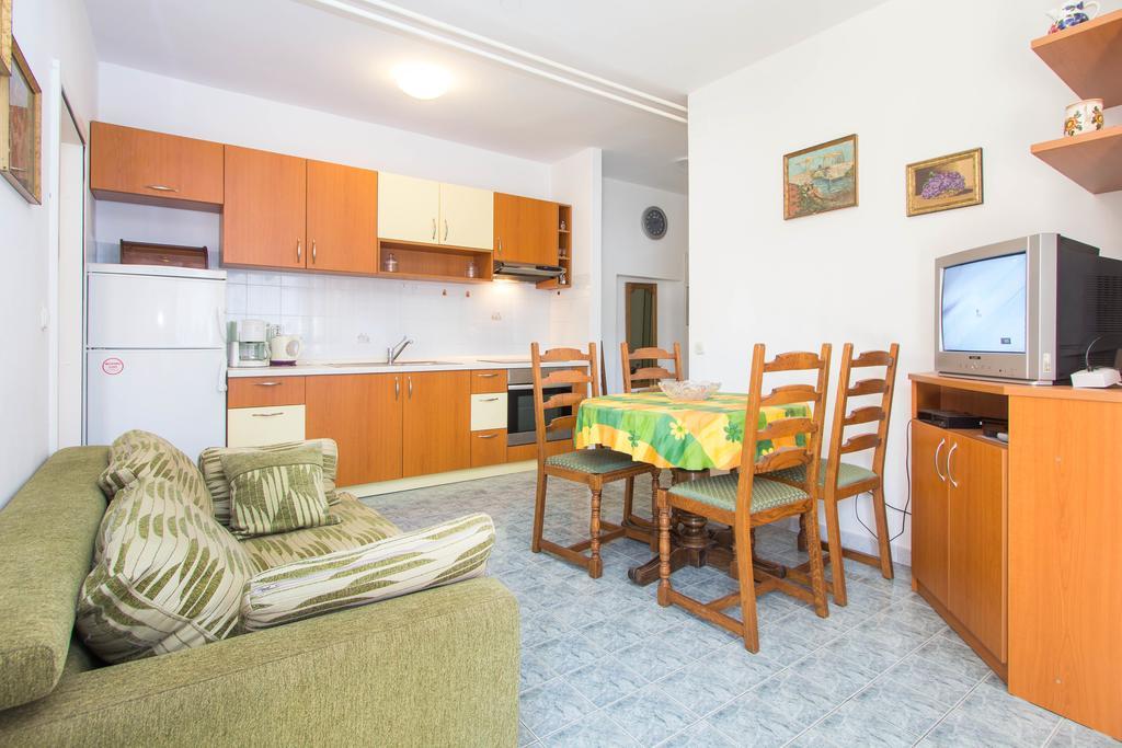 Apartment Korelic Green Garden Пореч Экстерьер фото